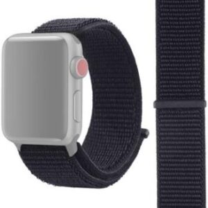 Compatibele smartwatch band in zwart voor stijlvol en comfortabel draagcomfort.