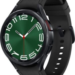 Een stijlvolle smartwatch met groen wijzerplaat en zwarte band, ideaal voor technologie- en horlogeliefhebbers.