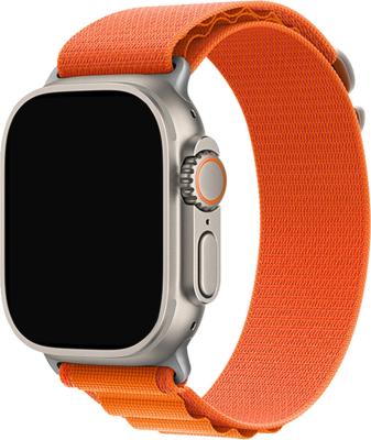 Herinnert aan een stijlvolle smartwatch met oranje band en premium afwerking voor comfortabel gebruik.